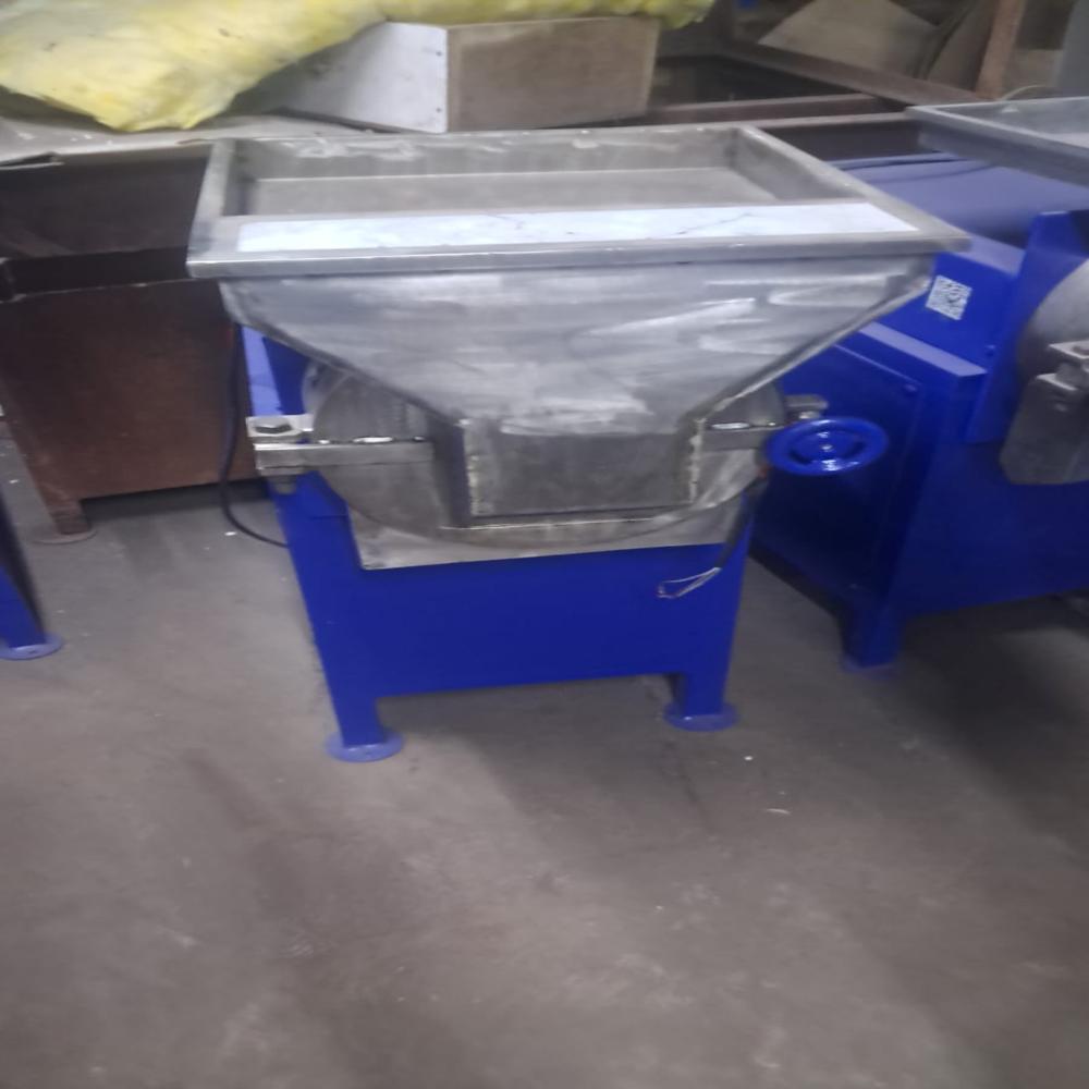 Mariya Coconut Pulverizer Machine -full Ss 304 ,50 Kg/hr - Application: Small Scale Industry