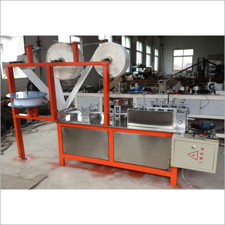 बिना बुने हुए मास्क बनाने की मशीन