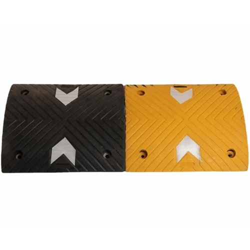 Rubber Speed Hump - Feature: High Visibility