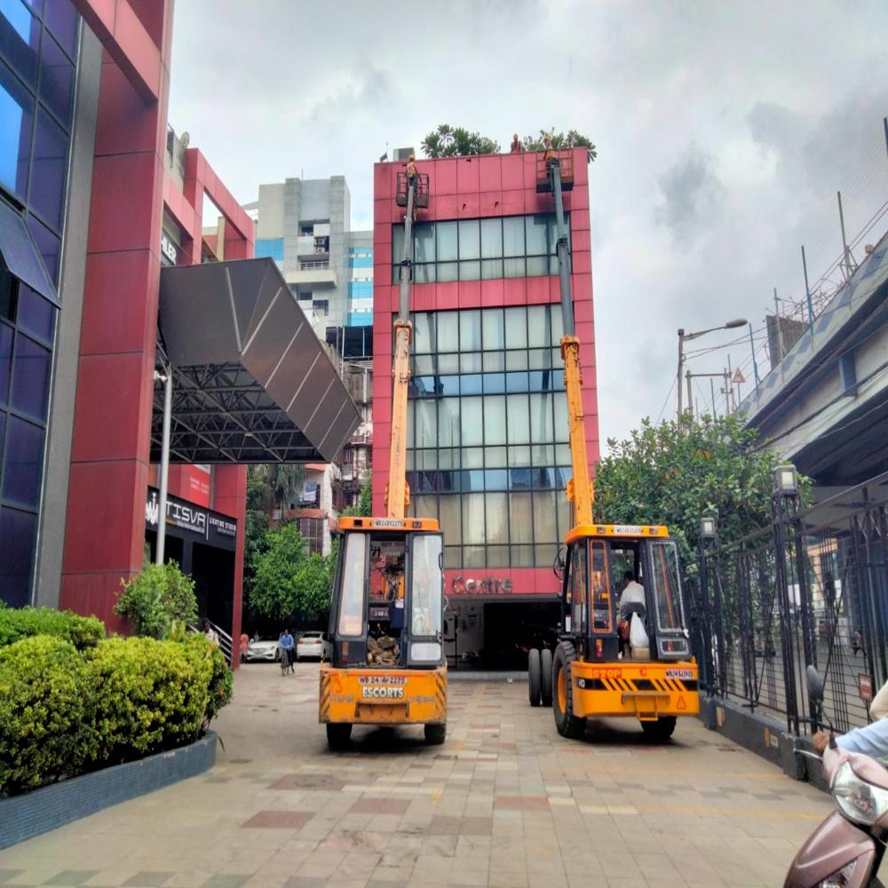 bucket lift Crane  on hire services  in kolkata 