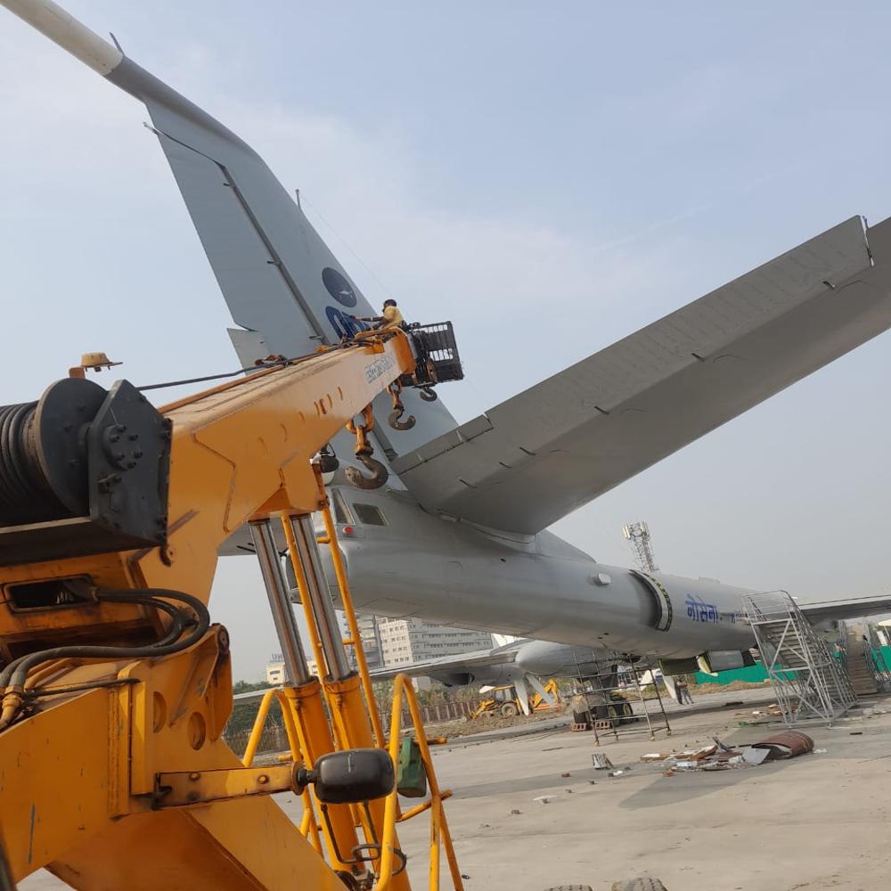 bucket lift Crane  on hire services  in kolkata 