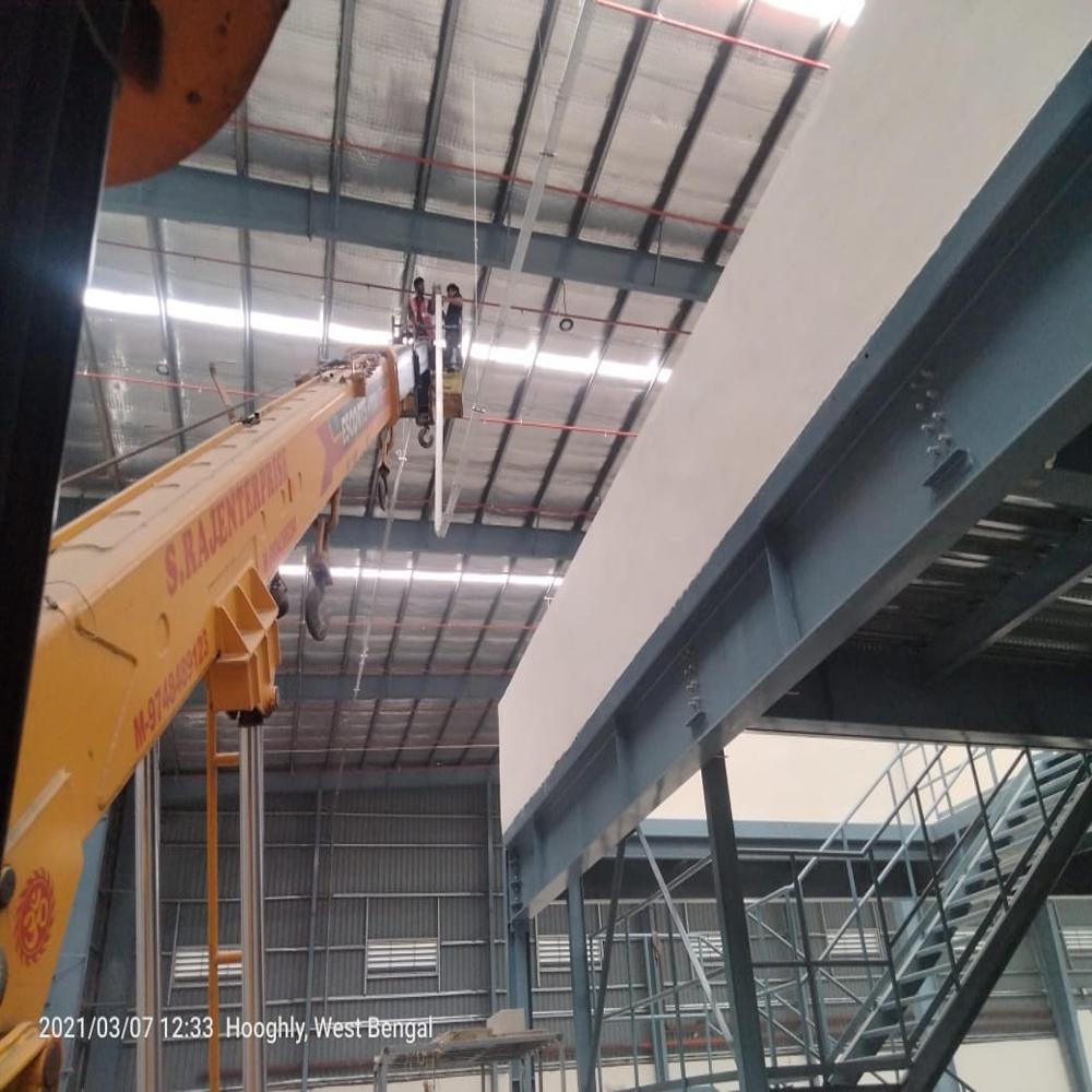 bucket lift Crane  on hire services  in kolkata 