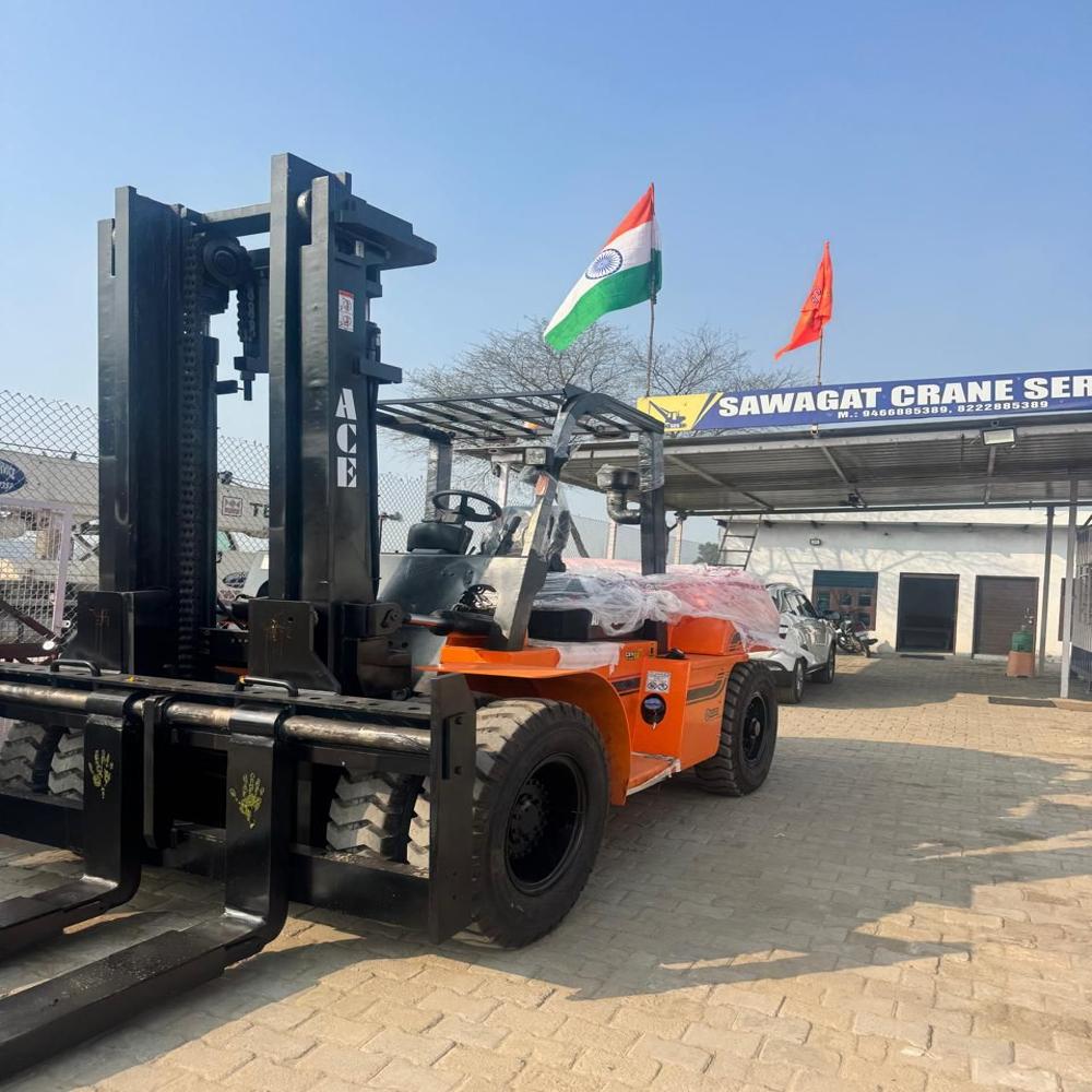 Industrial Forklift - Material: Mild Steel at Best Price in North 24 ...