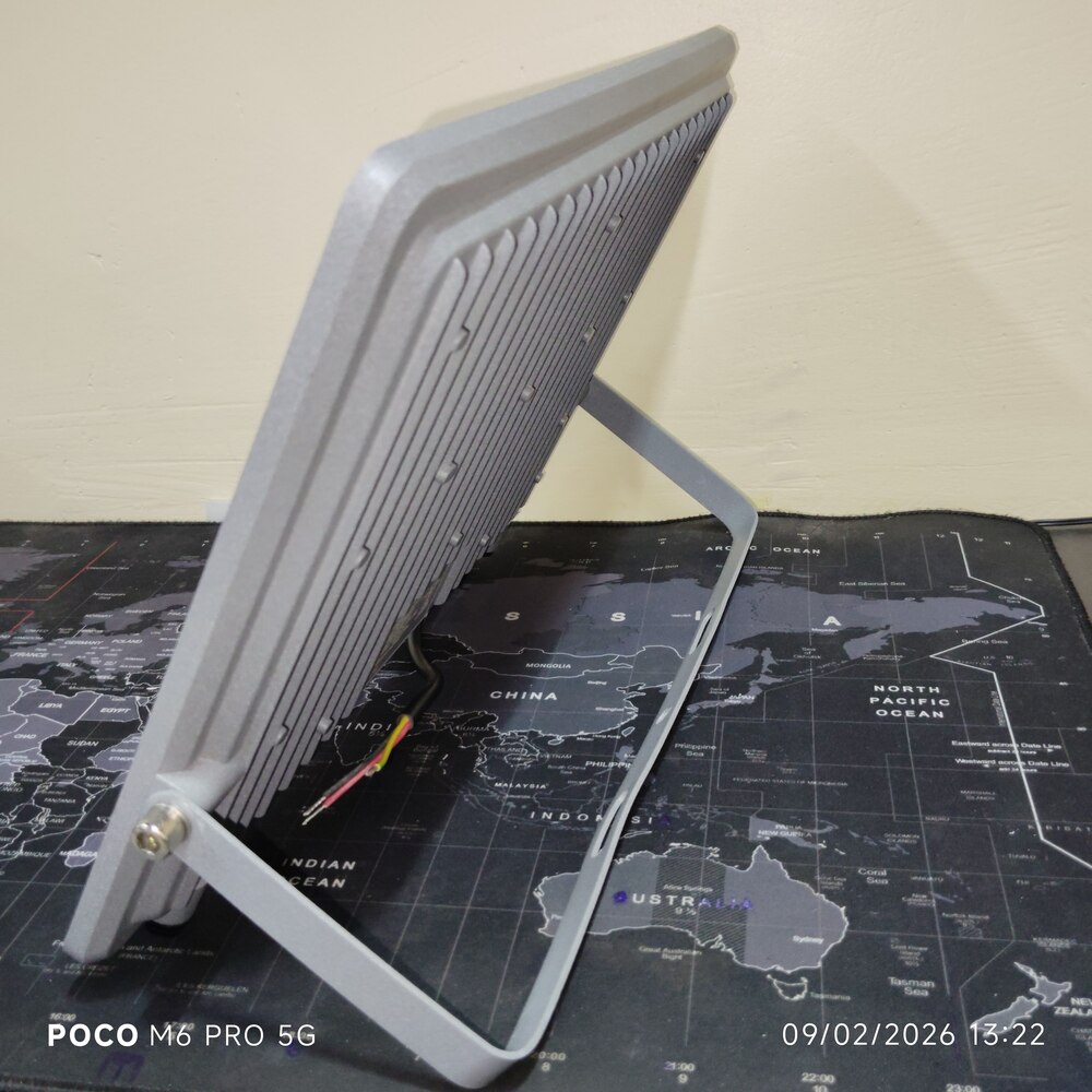 Crompton 200w Led Flood Light - Application: Outdoor
