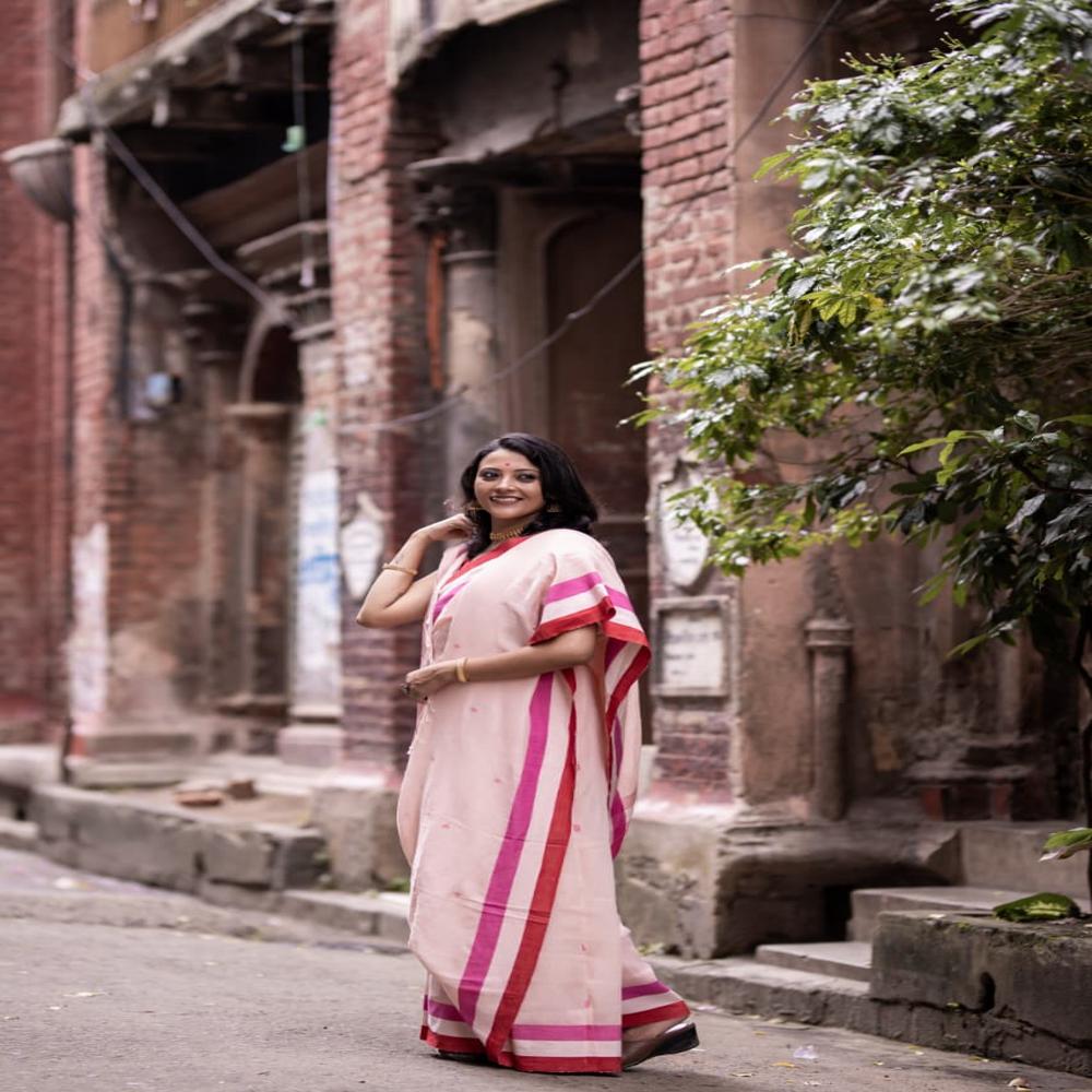 Linen Jamdani Sarees - Color: Light Pink With Red Borders