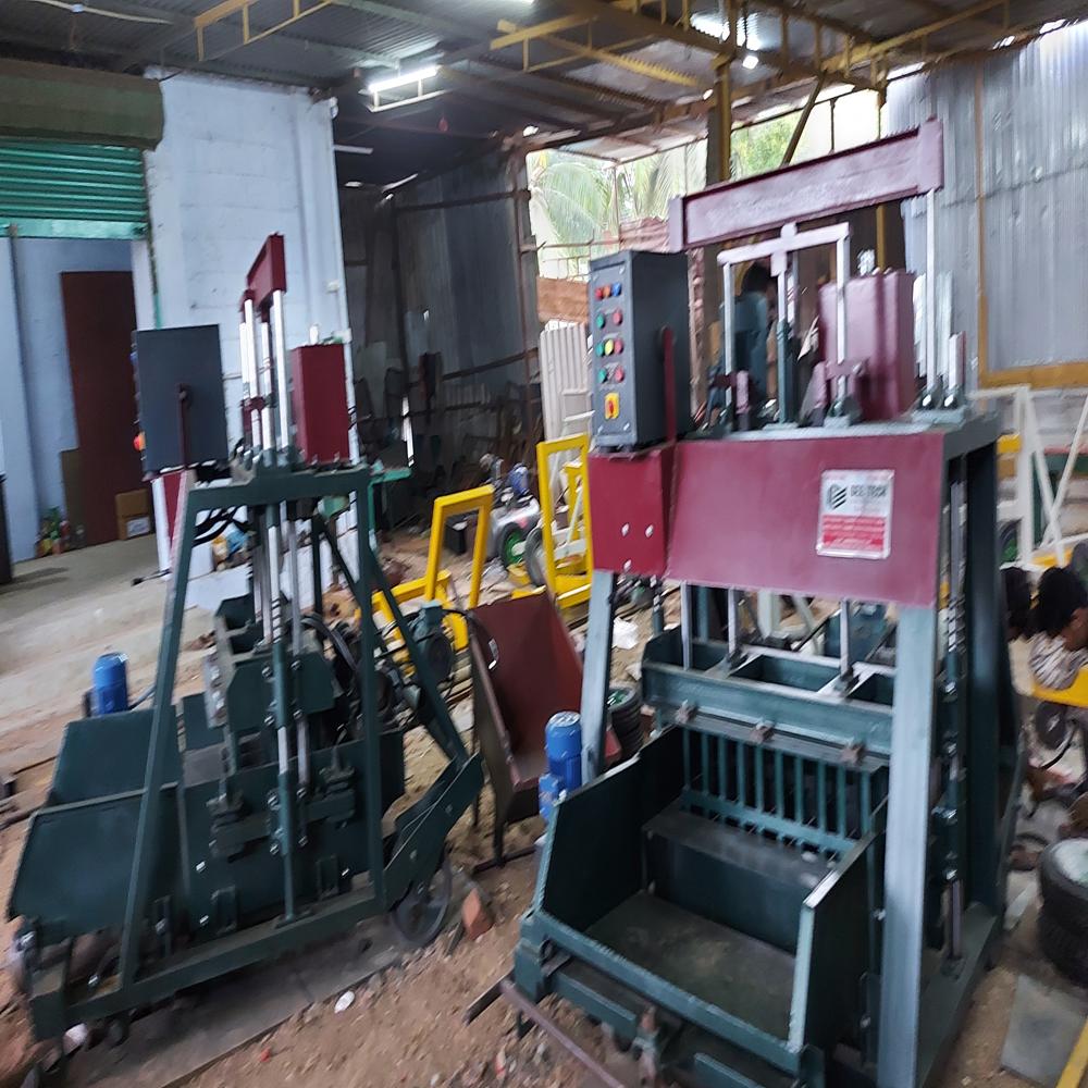 HOLLOW BLOCK MACHINE