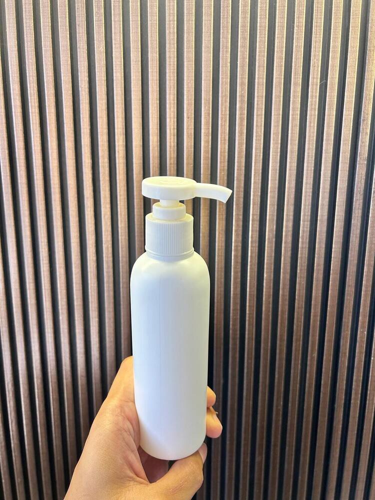 Lotion Bottle With Pump - Hdpe Material, 50-200ml Capacity, White Color | Standard Round Design, Available In Multiple Colors