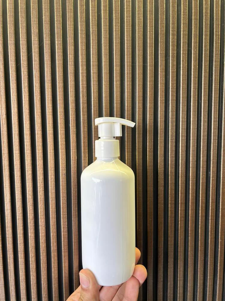 Cosmetic Boston Pet Bottles