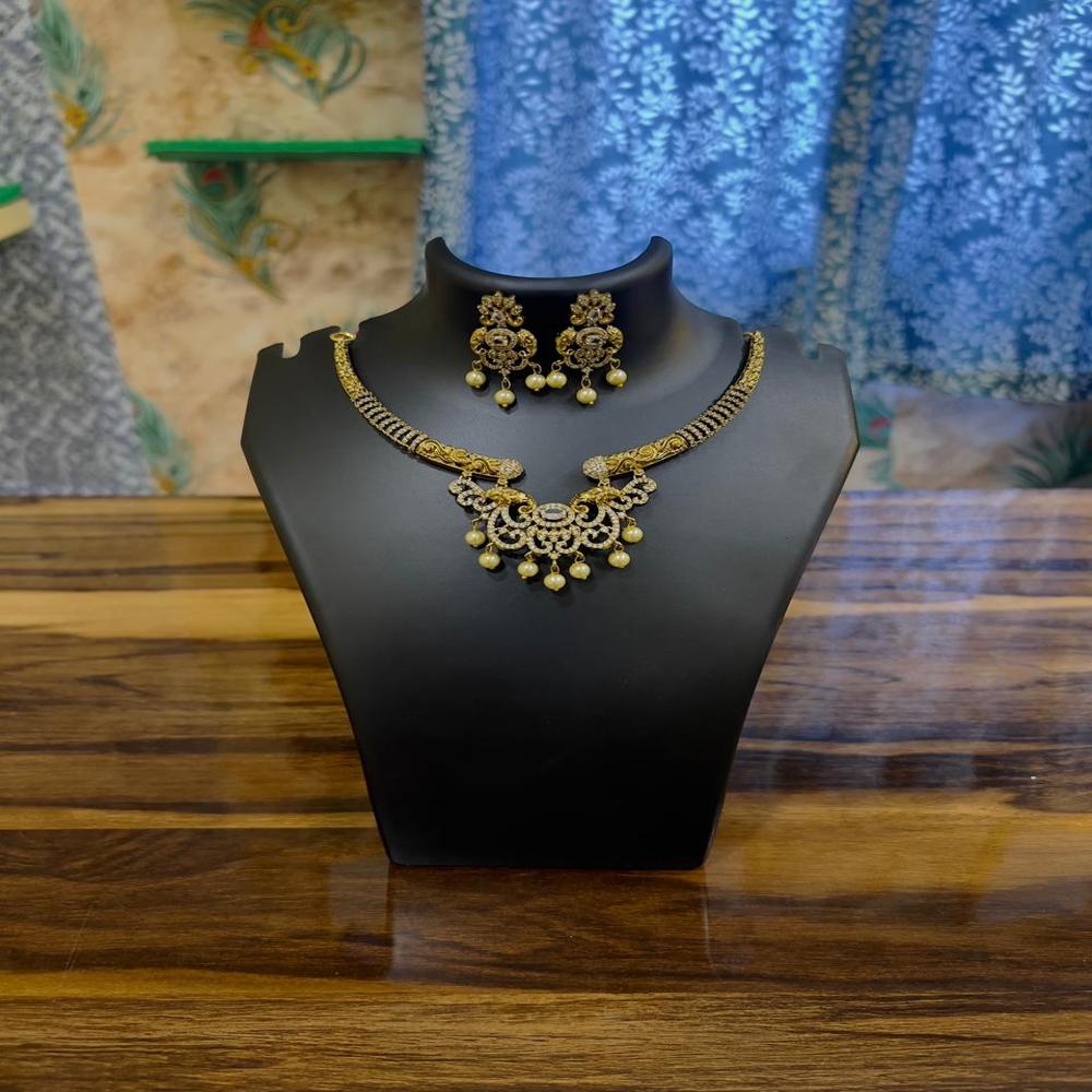 Antique Pearl Heritage Necklace Set
