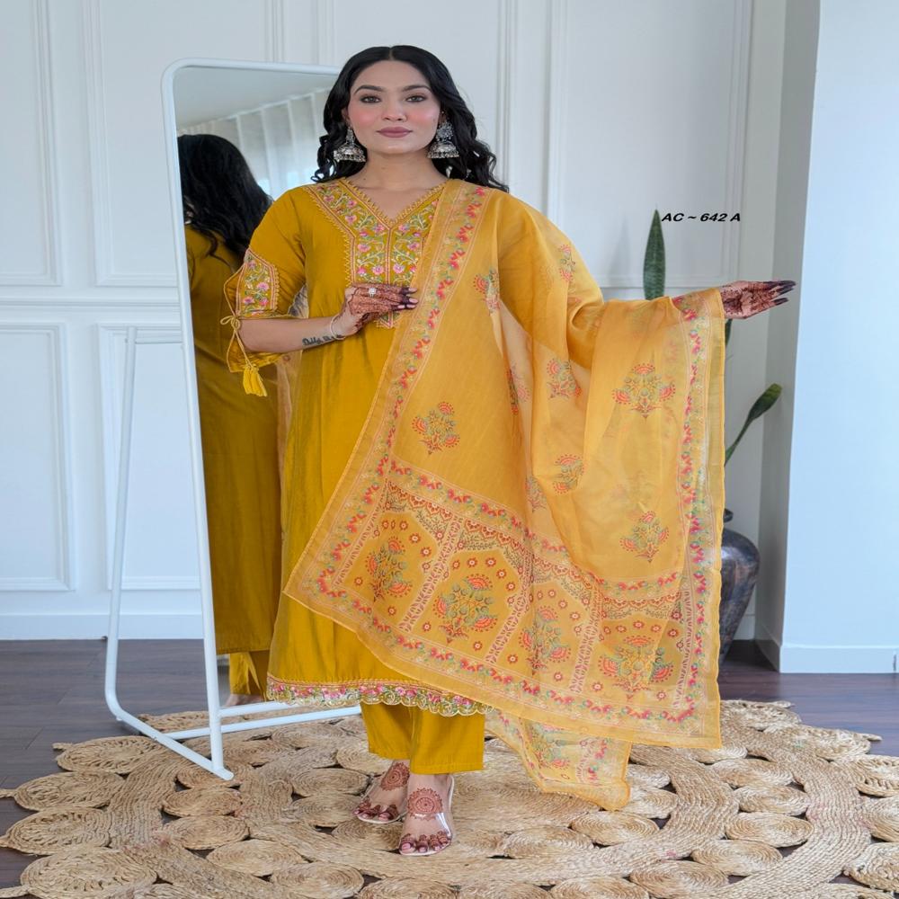 Trendy Ethnic Kurti With Elegant Design