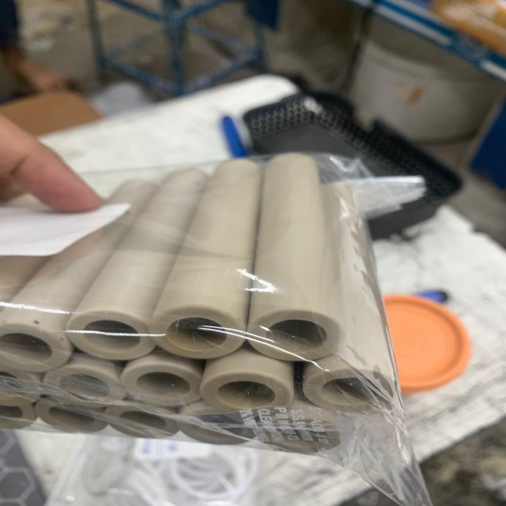 Peek Rod - Color: Beige