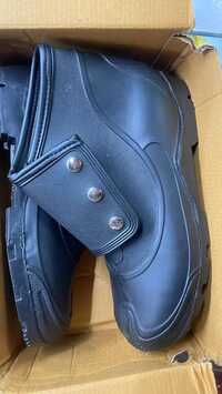 Buttoned Collar Boots With Steel Toe