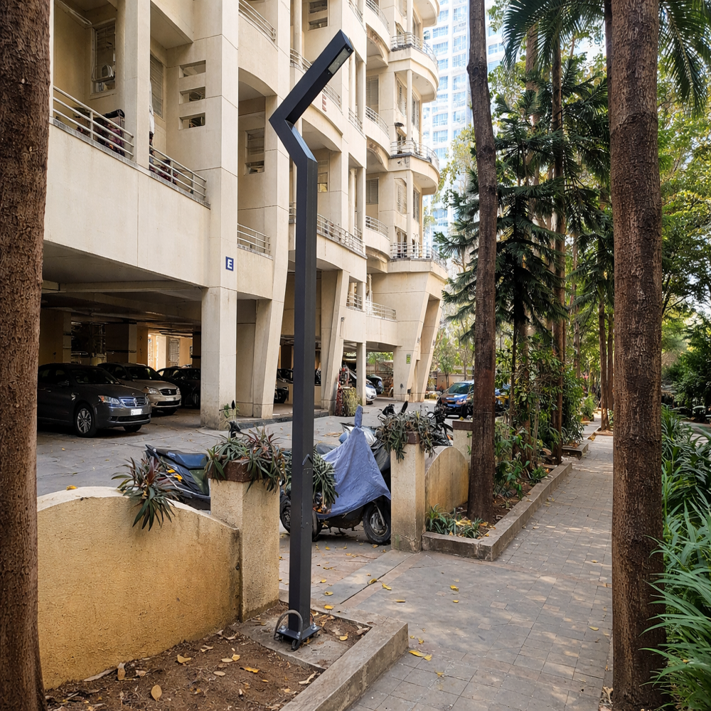 131 Decorative Garden Pole