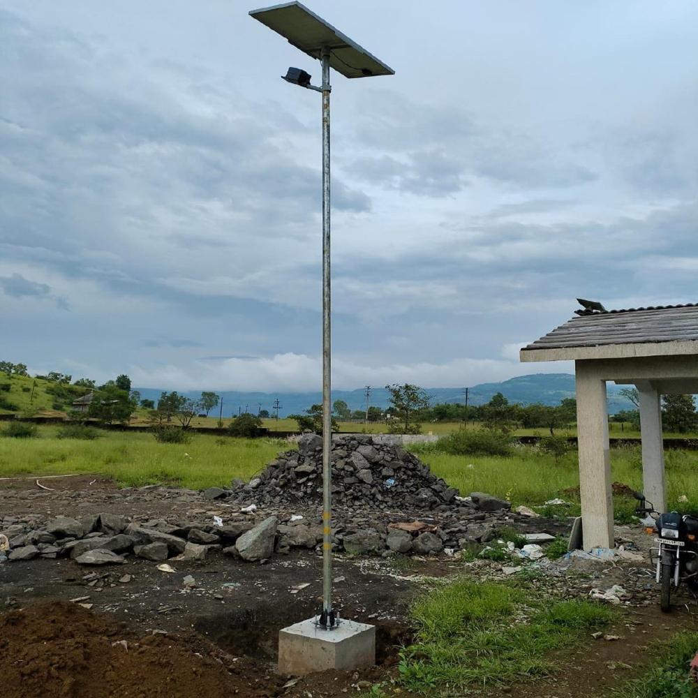 Solar Street Light - 25 Watt, Cool White Illumination, 98% Efficiency | Automatic Switch Mode, Maintenance-free, Multiple Cell Design