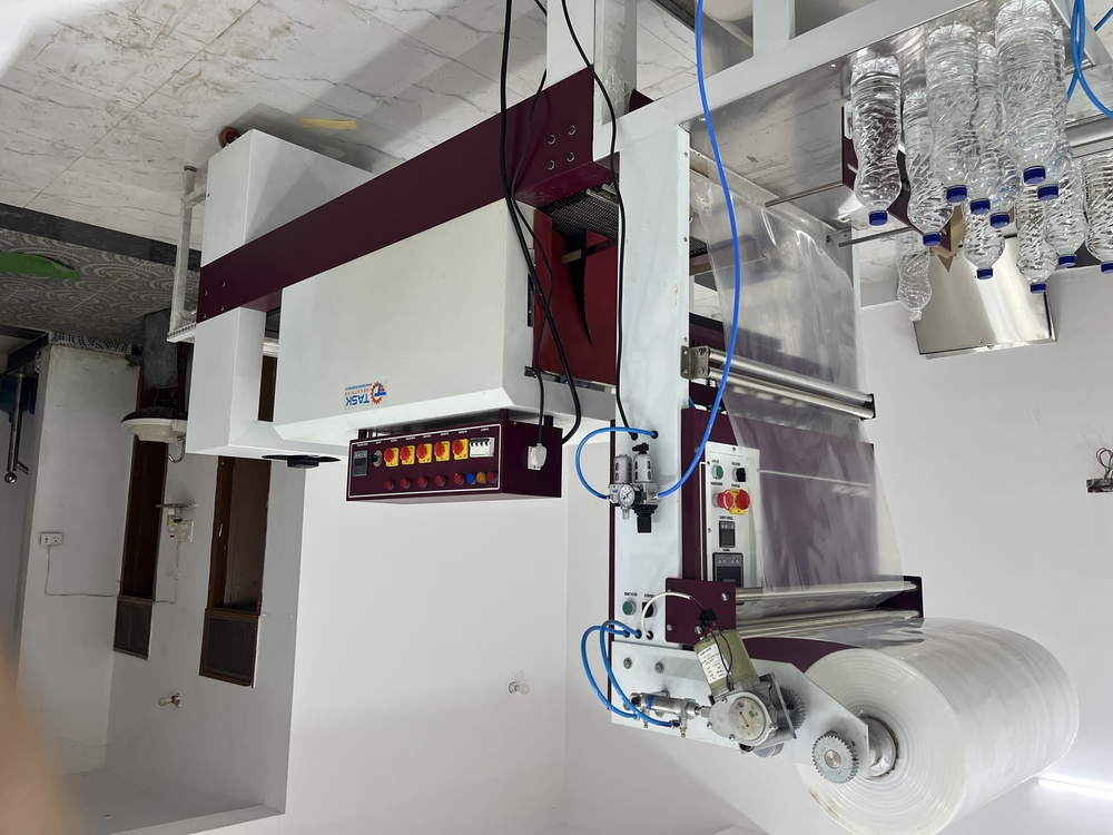 Semi automatic Shrink Wrapping Machine