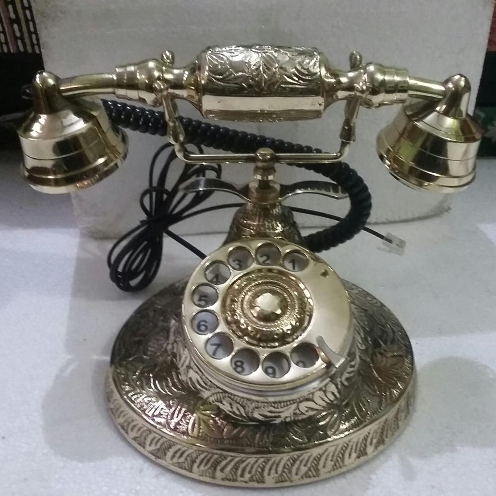 पीतल का प्राचीन टेलीफोन