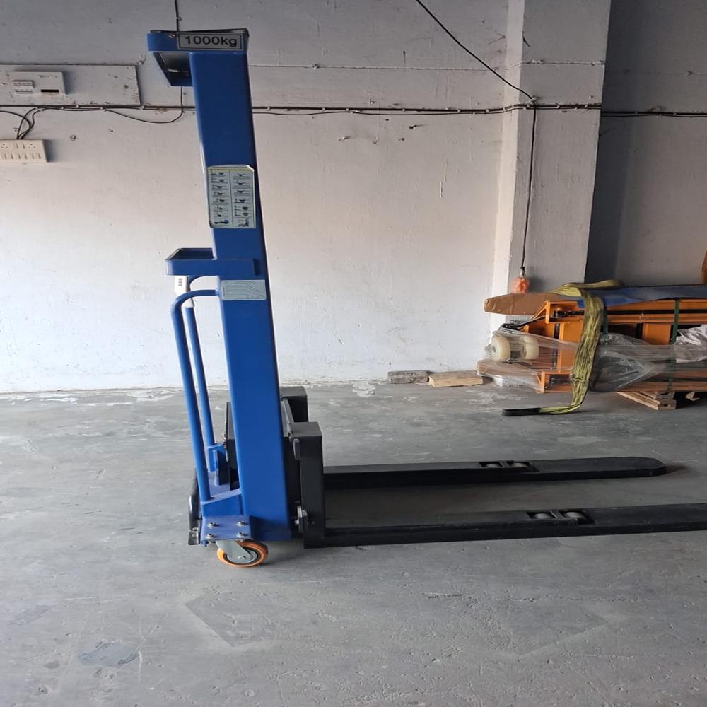 Self loading Electric stacker