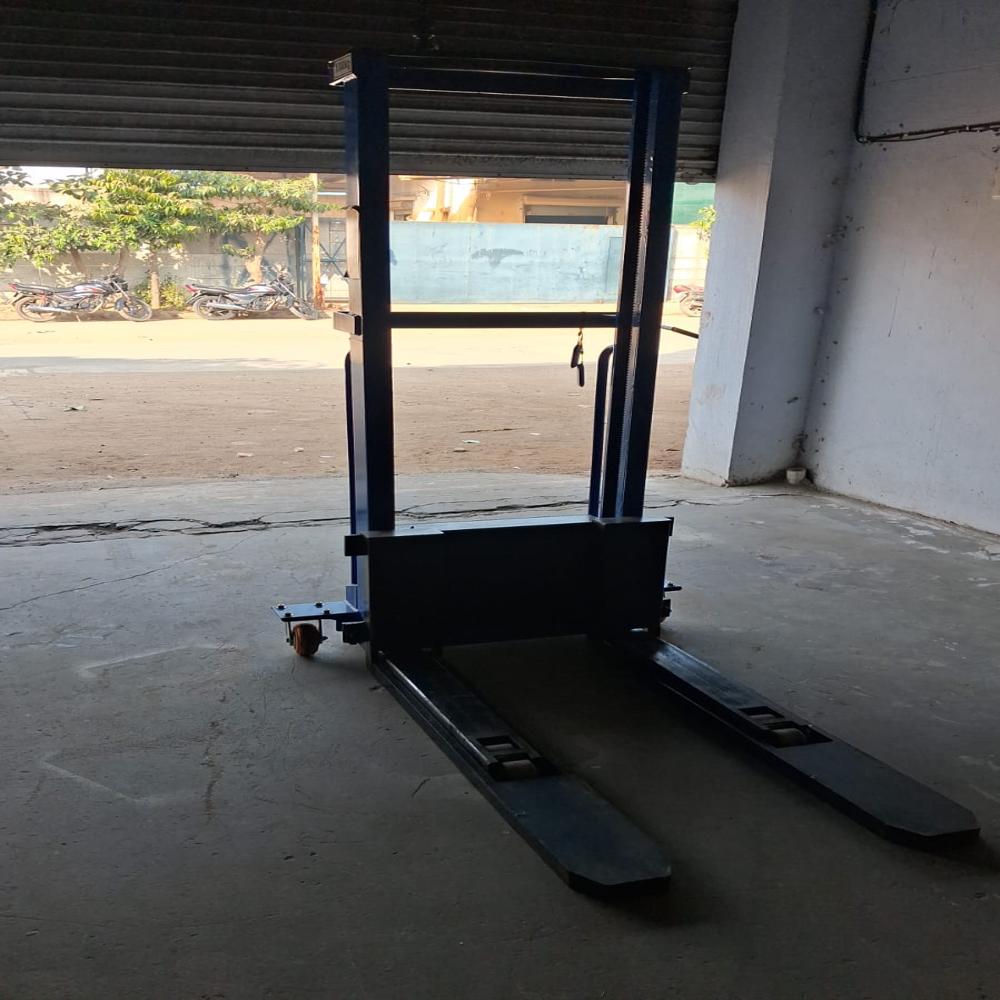 Self loading Electric stacker
