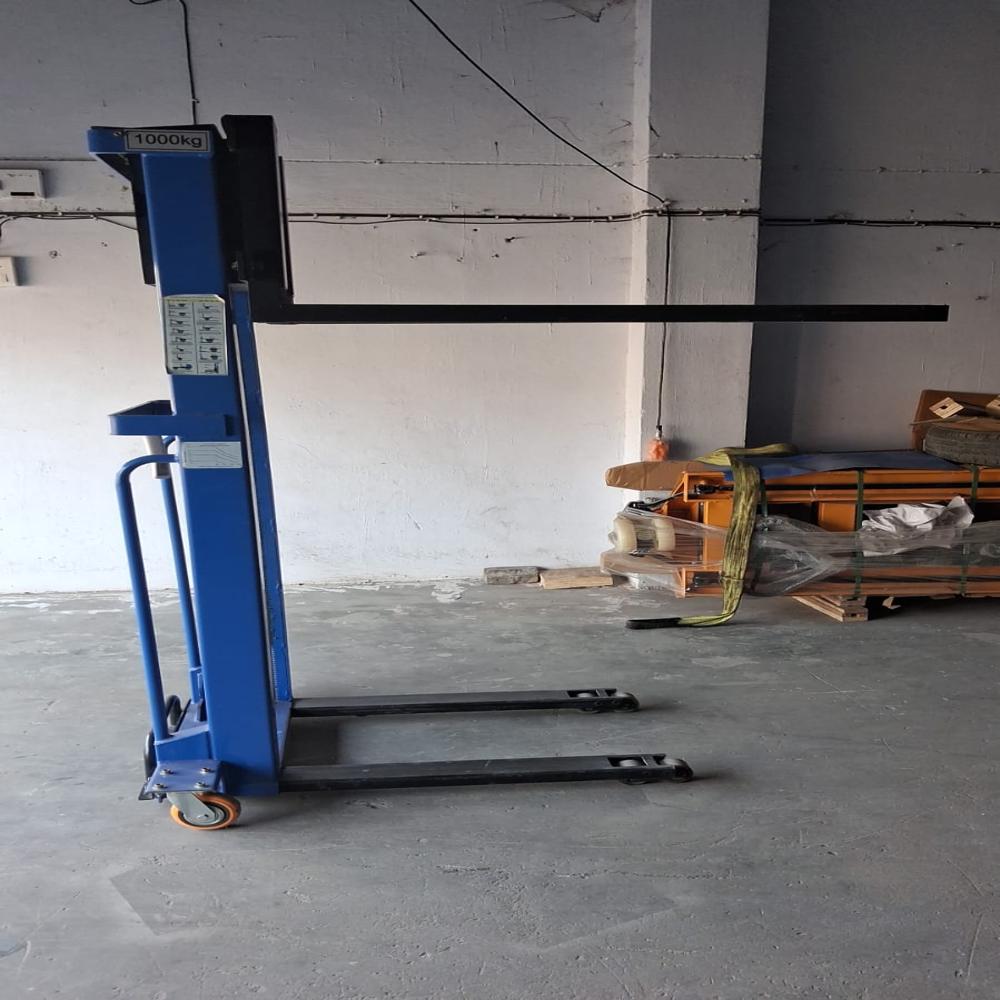 Self loading Electric stacker