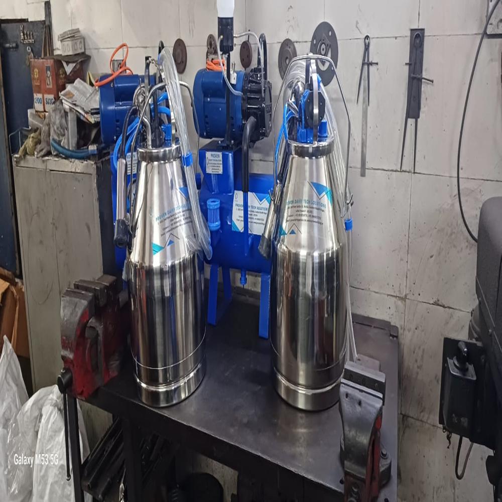 Double Bucket Milking Machine - Capacity: 25 Ltr