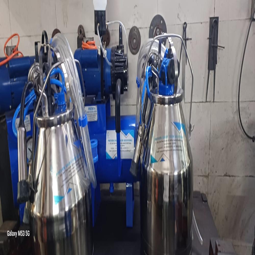 Double Bucket Milking Machine - Capacity: 25 Ltr