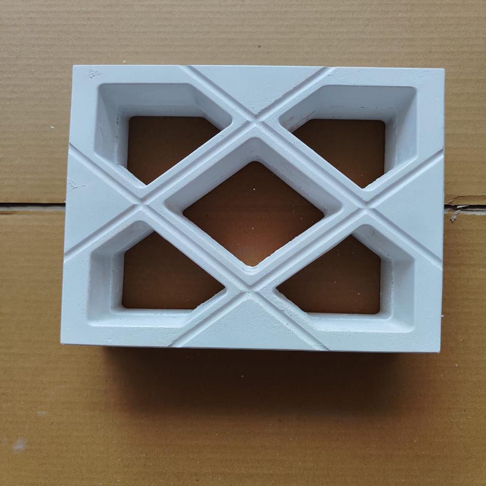 FOUR PETAL WHITE CEMENT