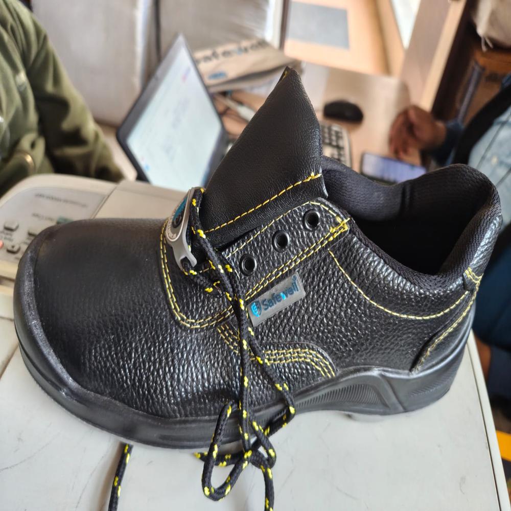 Pu Leather Safety Shoes - Color: Black