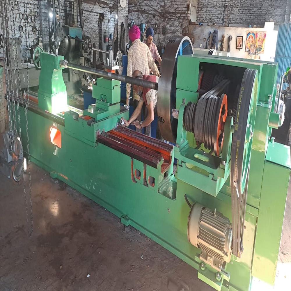 Heavy Duty Lathe Machine - Accuracy: 0.1 Mm