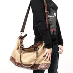 क्रॉस बॉडी बैग