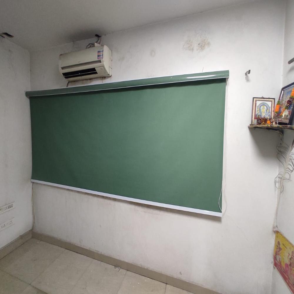 BLACKOUT ROLLER BLIND