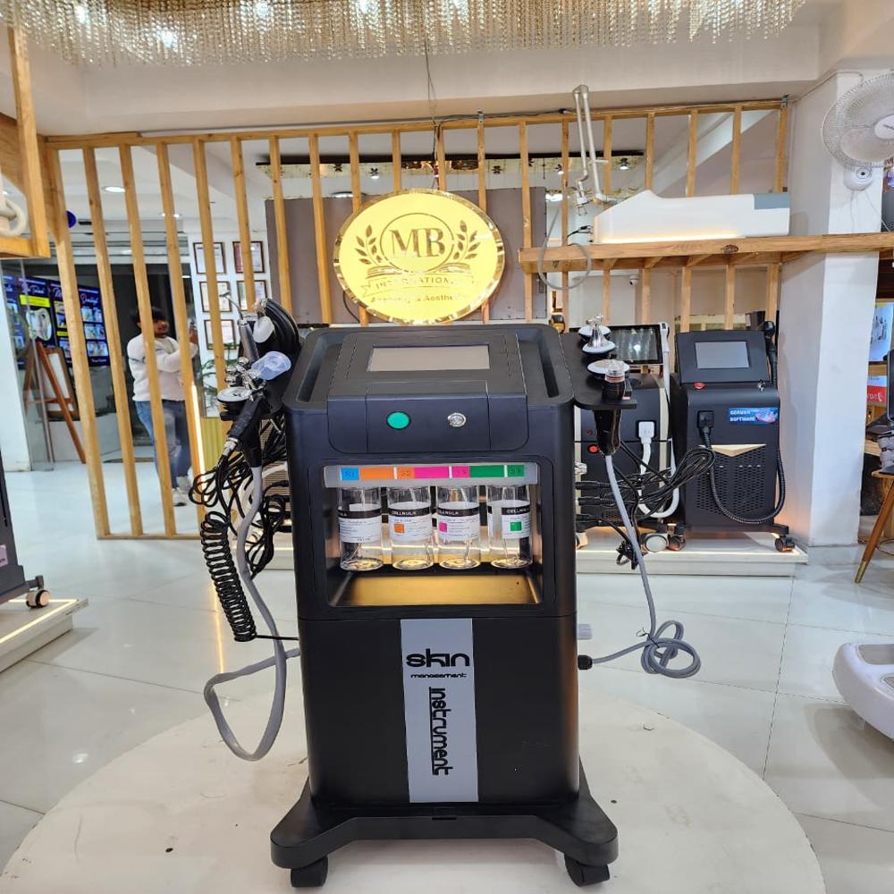 Hydra Facial Machine - Power: 500 Watt (W)