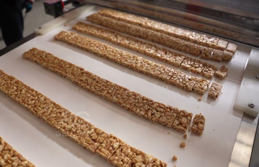 Energy Bar Making Machine - Capacity: 300 Kg/hr