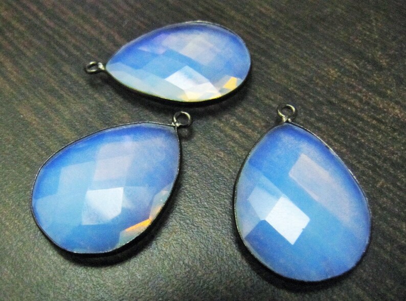 White Opalite Pear Shape Briolette Connector 20 x 25 mm Hydro Quartz Bezel Connector Charm Single loop Gemstone Bezel Connectors per piece