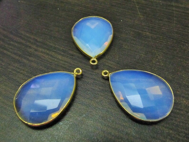 White Opalite Pear Shape Briolette Connector 20 x 25 mm Hydro Quartz Bezel Connector Charm Single loop Gemstone Bezel Connectors per piece