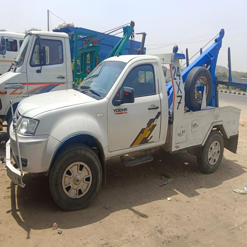 break dwon van rental service in kolkata /near me 