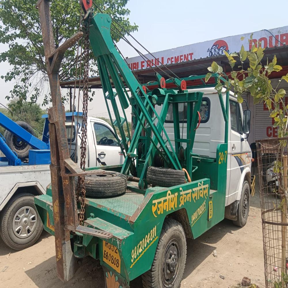 break dwon van rental service in kolkata /near me 