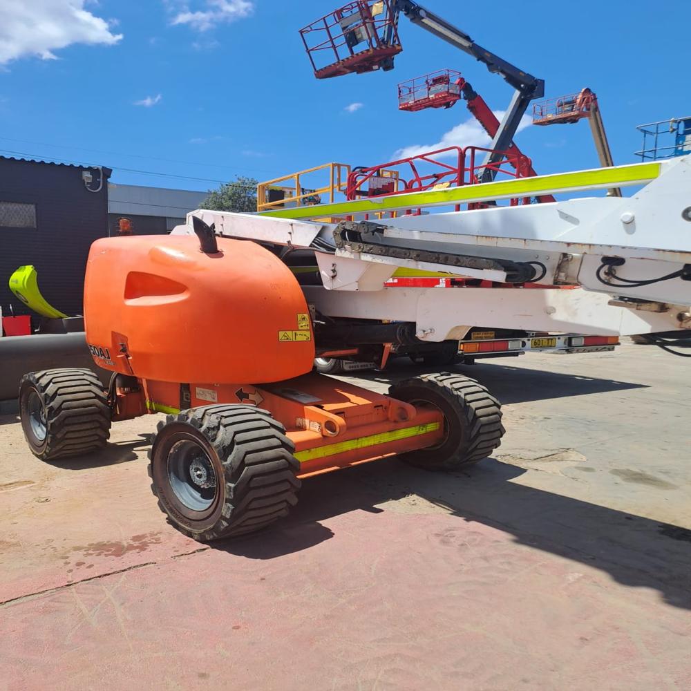 Man Lift &  Boom Lift Service in kolkata 