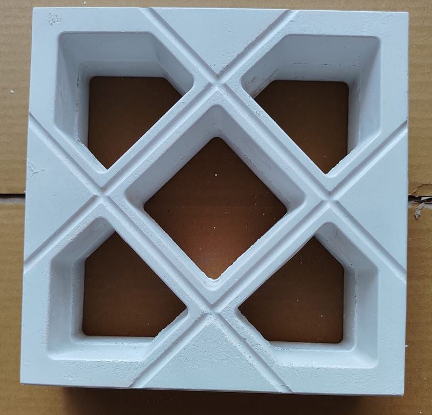 5 Sided Beauty White Cement Jali - Capacity: 200 Kg