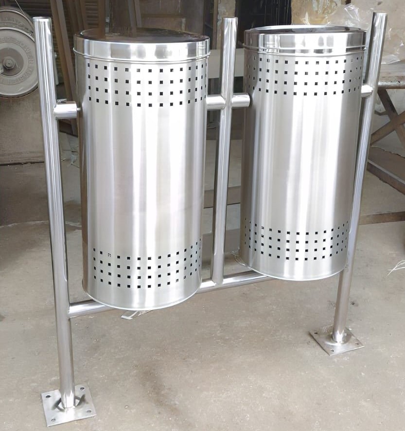 Stainless Steel Dustbin with Stand