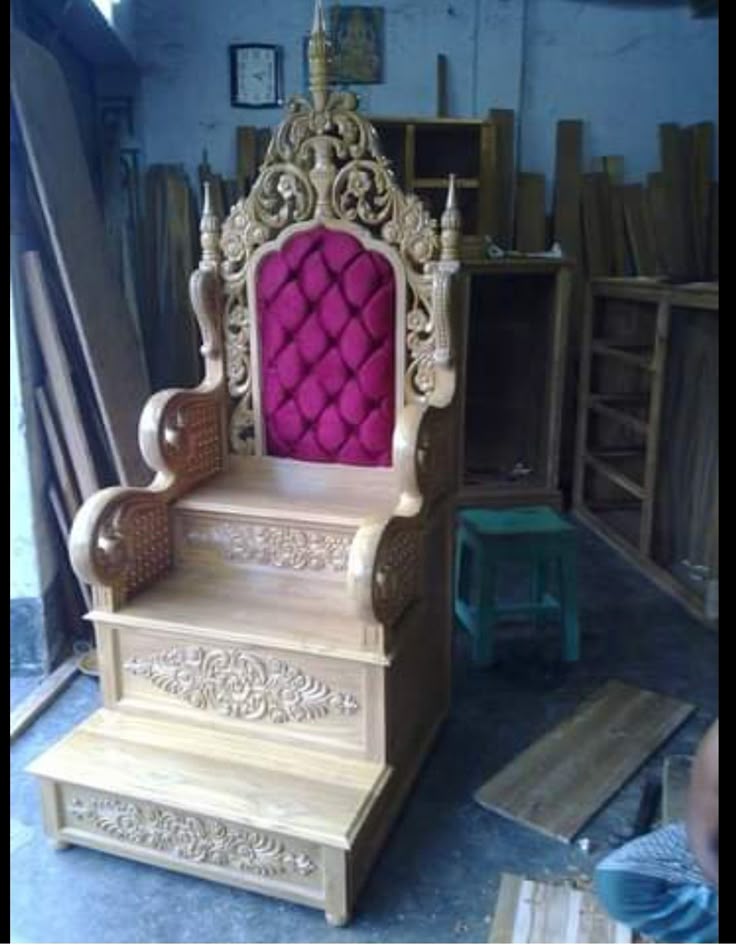 Exqu-isite Hand-Carved Teak Wood Mosque Mi-mbar - Traditional Isla-mic Craftsm-anship