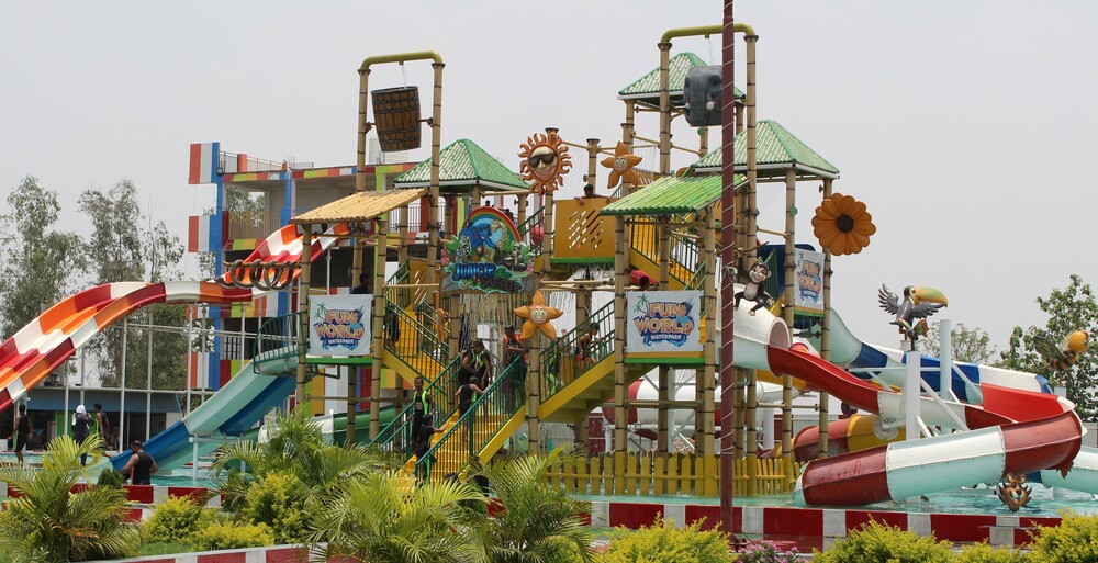 Platform Water Play System