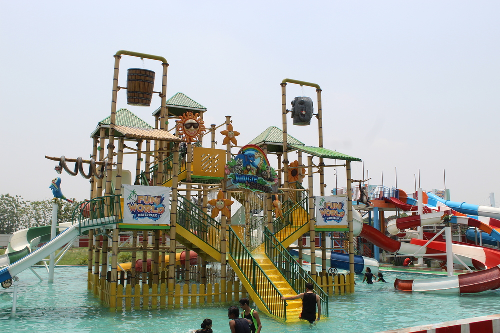 Platform Water Play System
