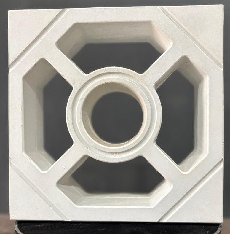 WINDOW CLOSE WHITE CEMENT JALI