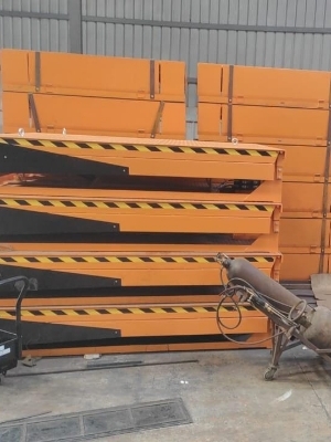 HYDRAULIC DOCK LEVER