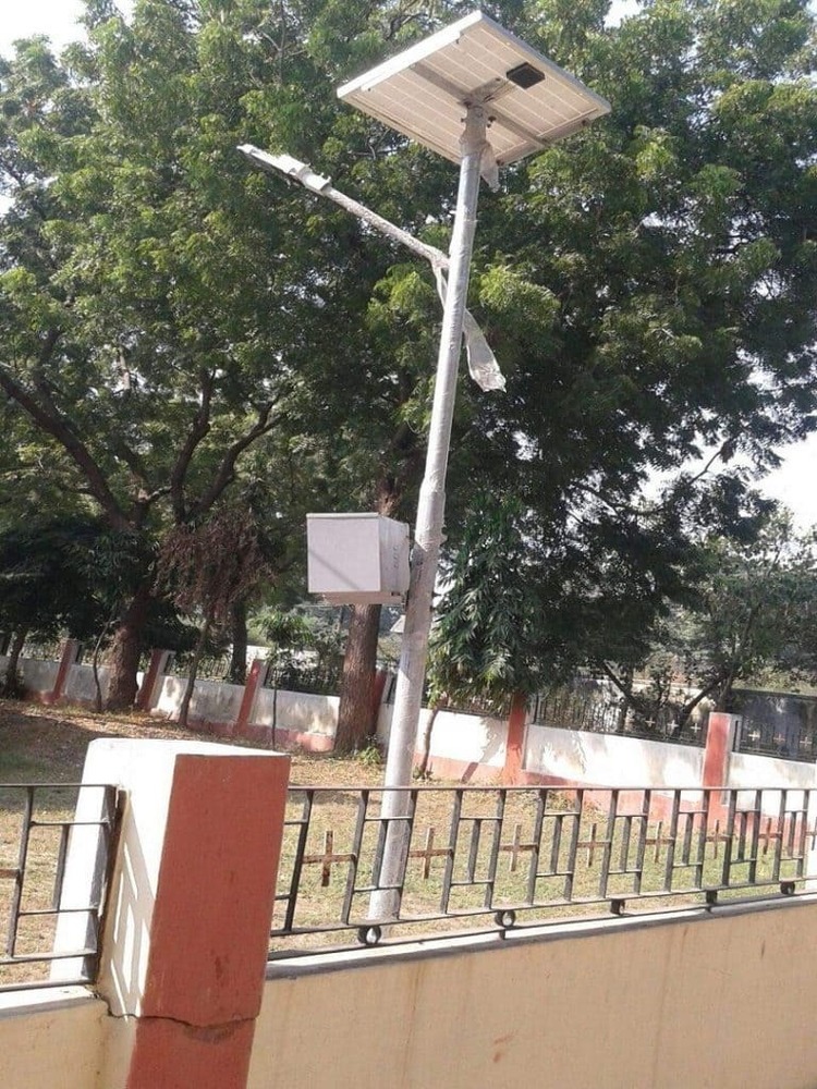 सोलर पोल - फाबीरों ेंगिनीर्स प्राइवेट लिमिटेड