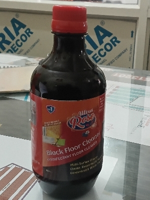 Black floor cleaner
