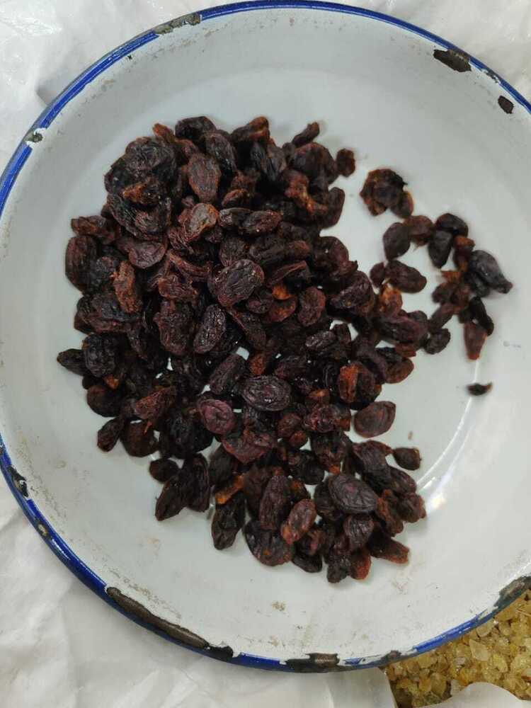 Black Raisins