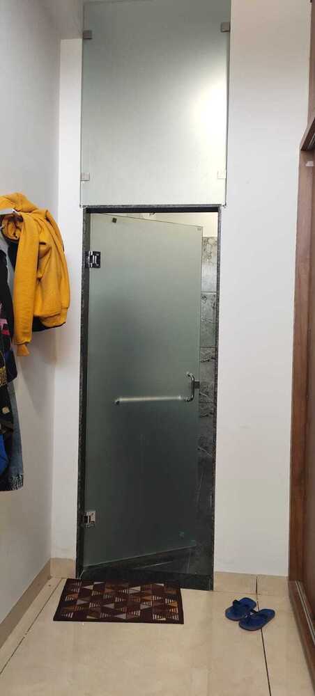 Aluminium And Glass Pattern Bath Door