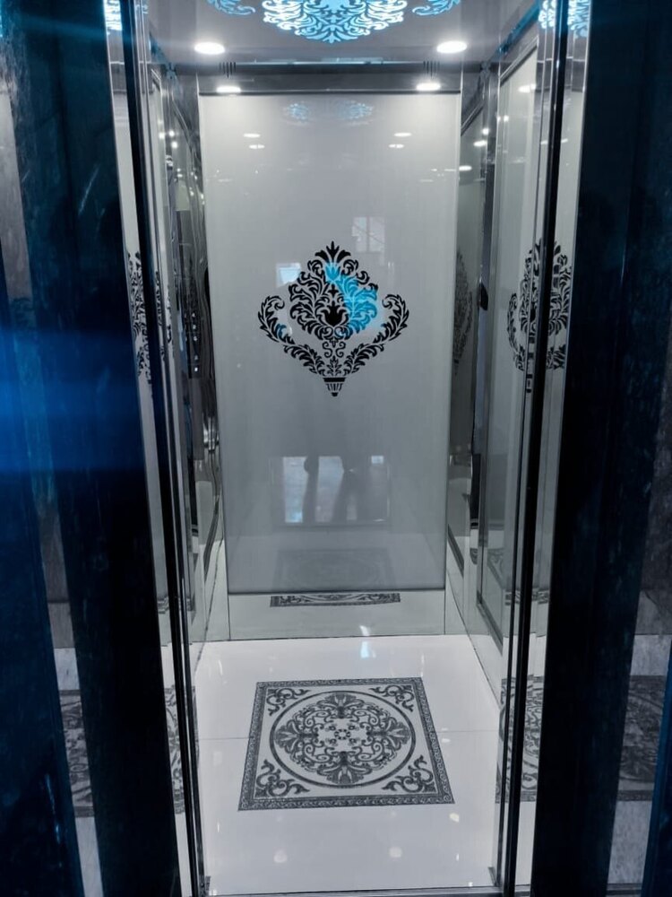 SS Passenger Elevator Cabin