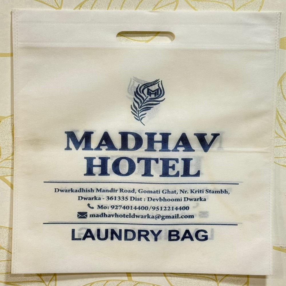 Non Woven D-Cut Shopping Bag 